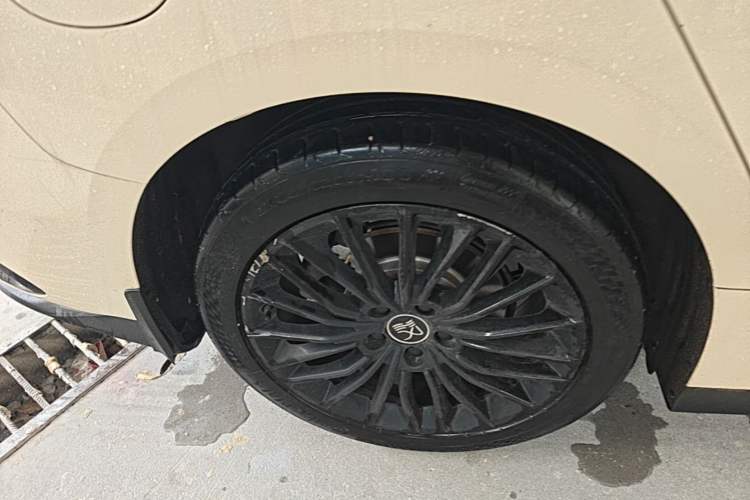 Used BYD Han 2022 DM-i 121KM Prestige Model Right Rear Wheel Hub