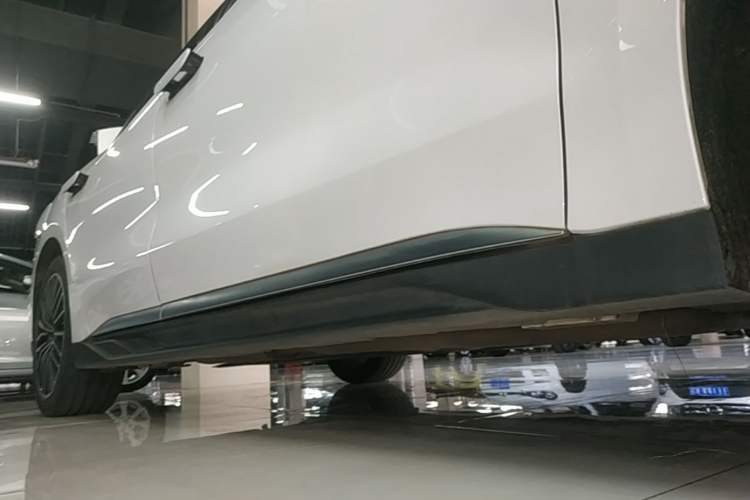 Used BYD Han 2022 DM-i 121KM Luxury Model Right Side Sill