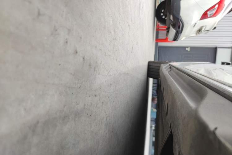 Used BYD Han 2022 EV Genesis Edition 715 km Front-Wheel-Drive Flagship Model Right Side Sill