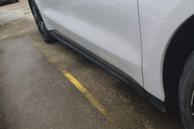 Used BYD Han 2022 EV Genesis Edition 610KM All-Wheel Drive Premium Model Right Side Sill