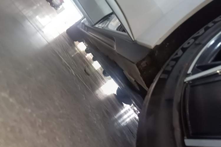 Used BYD Han 2022 EV Genesis Edition 715 km Front-Wheel-Drive Flagship Model Right Side Sill