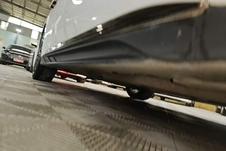Used BYD Han 2022 DM-i 121KM Luxury Model Right Side Sill
