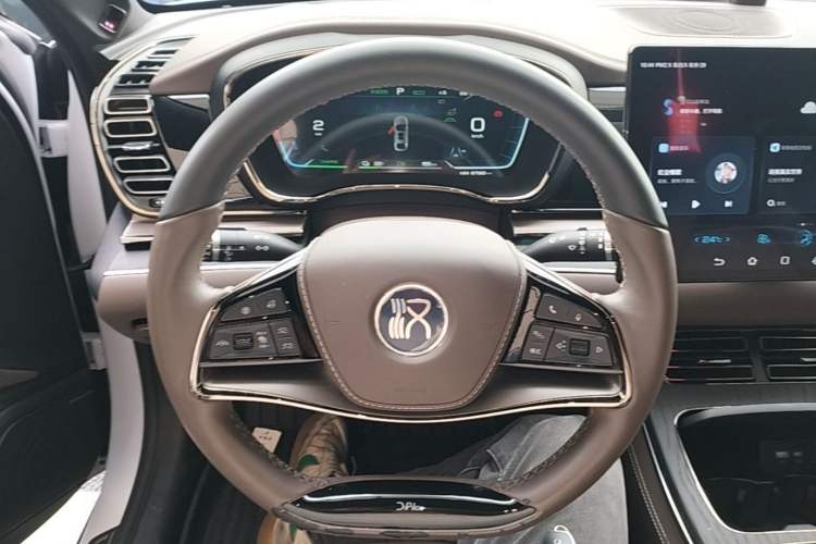 Used BYD Han 2022 EV Genesis Edition 715 km Front-Wheel-Drive Flagship Model Steering Wheel