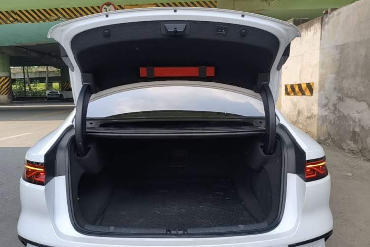Used BYD Han 2022 EV Genesis Edition 715 km Front-Wheel-Drive Flagship Model Trunk