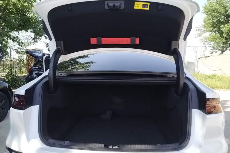 Used BYD Han 2022 DM-i 121KM Prestige Model Trunk