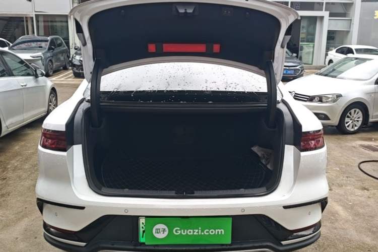 Used BYD Han 2022 DM-i 121KM Prestige Model Trunk