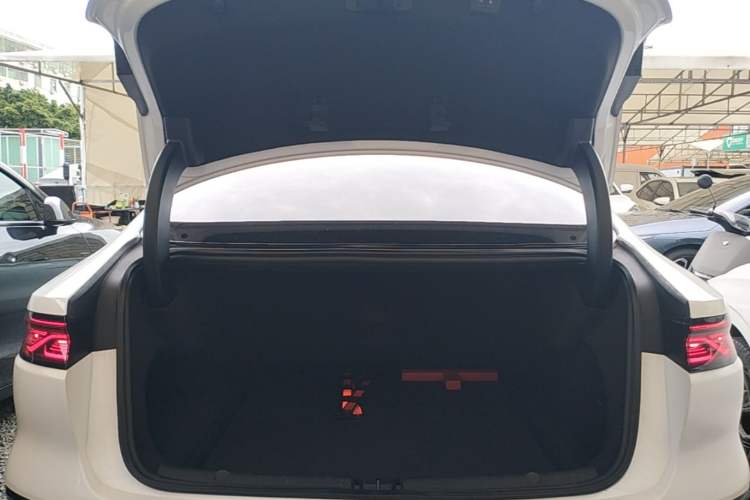 Used BYD Han 2022 EV Genesis Edition 715 km Front-Wheel-Drive Flagship Model Trunk