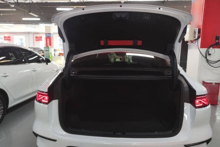 Used BYD Han 2022 DM-i 121KM Prestige Model Trunk