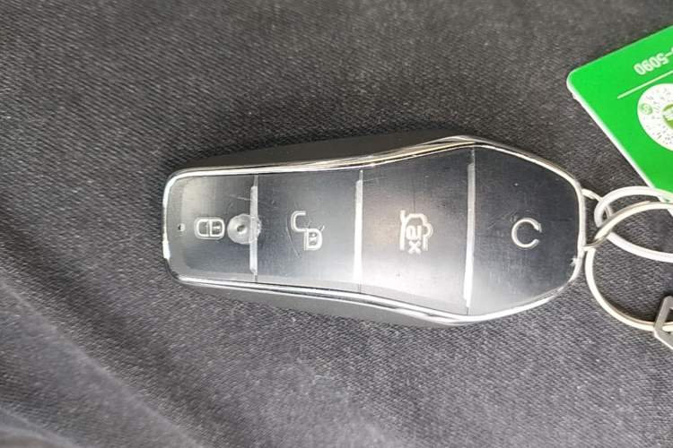 Used BYD Han 2022 EV Genesis Edition 715 km Front-Wheel-Drive Flagship Model Vehicle Key