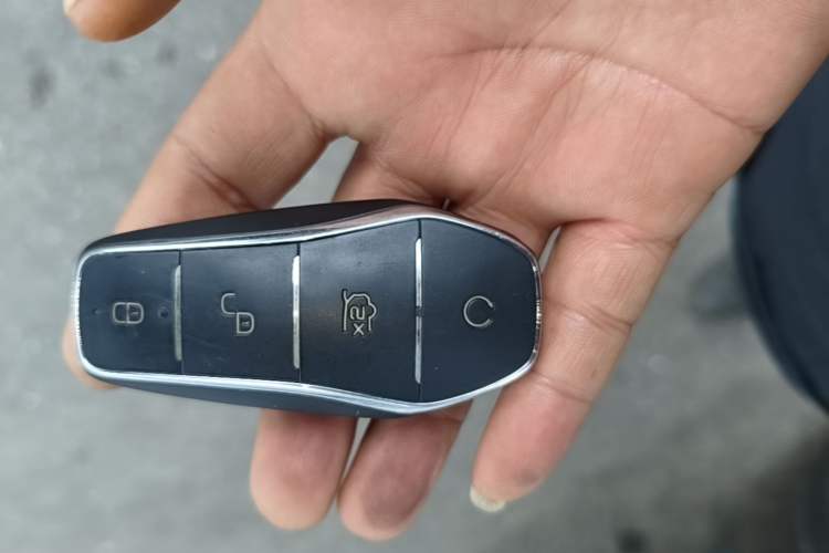 Used BYD Han 2022 EV Genesis Edition 715 km Front-Wheel-Drive Flagship Model Vehicle Key