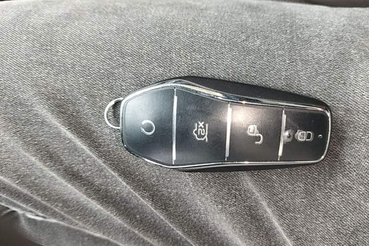 Used BYD Han 2022 EV Genesis Edition 715 km Front-Wheel-Drive Flagship Model Vehicle Key