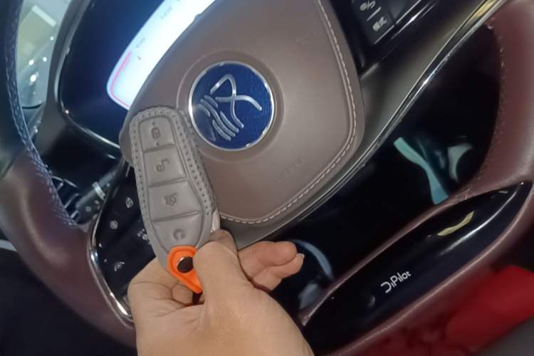 Used BYD Han 2022 EV Genesis Edition 715 km Front-Wheel-Drive Flagship Model Vehicle Key
