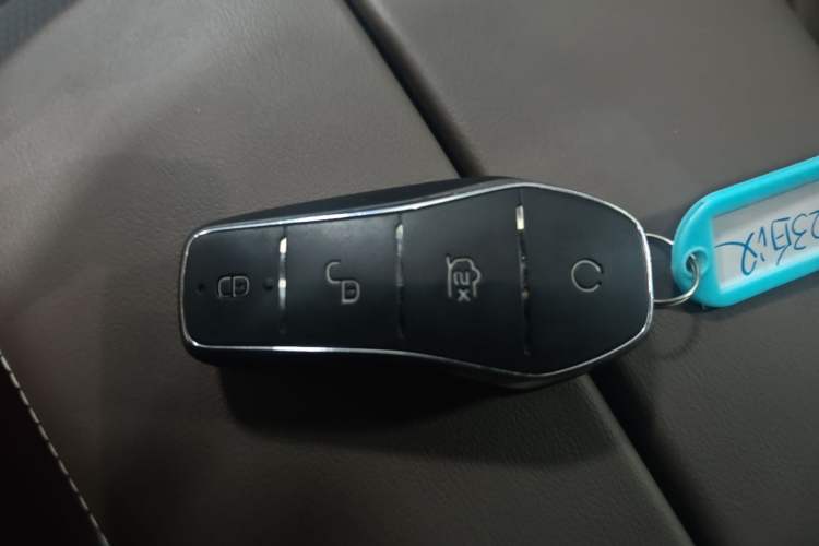 Used BYD Han 2022 EV 610 km All-Wheel-Drive Qianshan Cui Limited Edition Vehicle Key