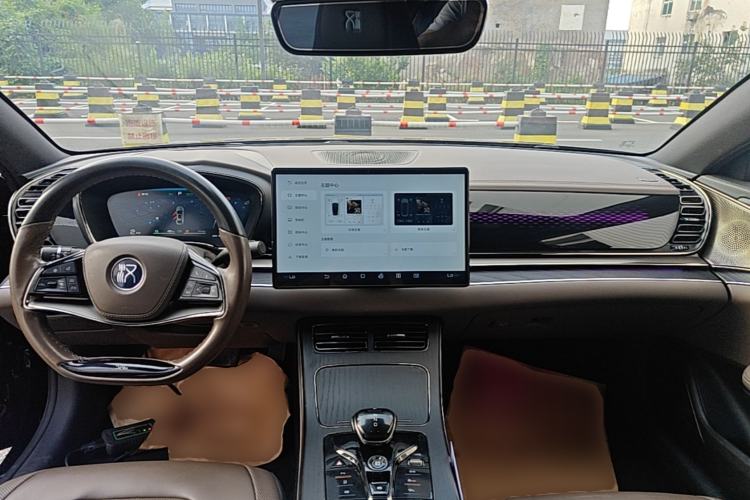 Used BYD Han 2022 DM-i 121KM Luxury Model Center Console