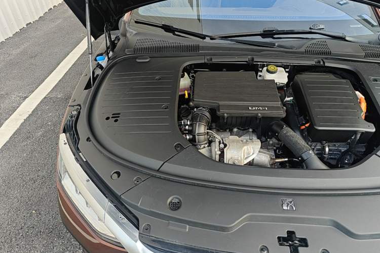 Used BYD Han 2022 DM-i 121KM Luxury Model Engine Bay Right