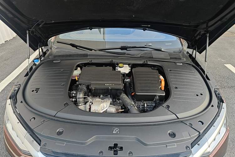 Used BYD Han 2022 DM-i 121KM Luxury Model Engine Bay