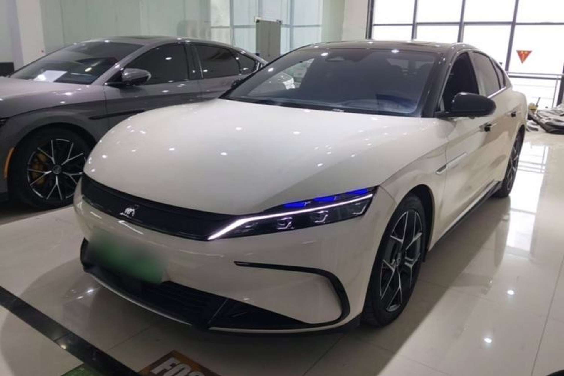 Used BYD Han 2022 EV Genesis Edition 715 km Front-Wheel-Drive Flagship Model Front Left 45 Deg