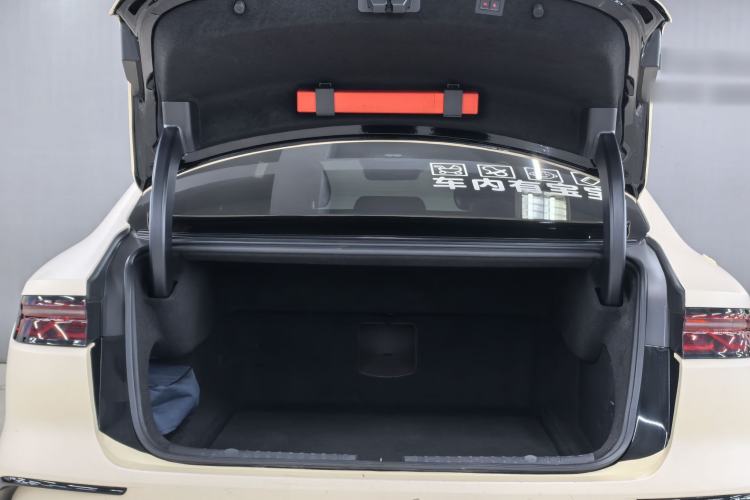 Used BYD Han 2022 DM-i 121KM Luxury Model Interior 5
