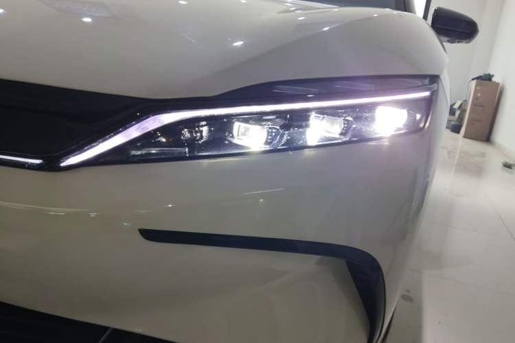Used BYD Han 2022 EV Genesis Edition 715 km Front-Wheel-Drive Flagship Model Left Front Headlight