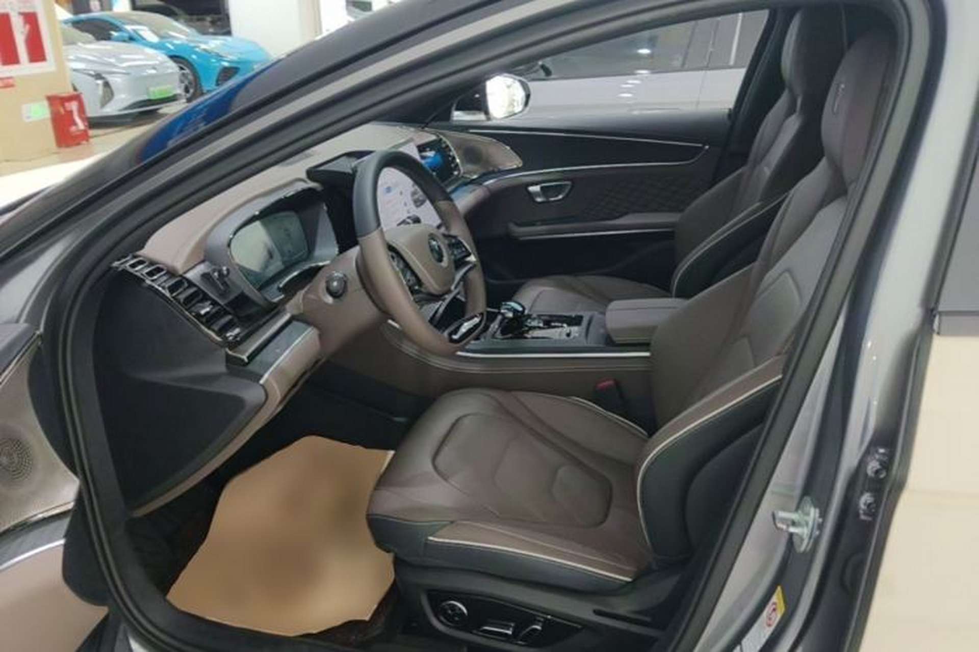 Used BYD Han 2022 EV Genesis Edition 715 km Front-Wheel-Drive Flagship Model Left Front Seat