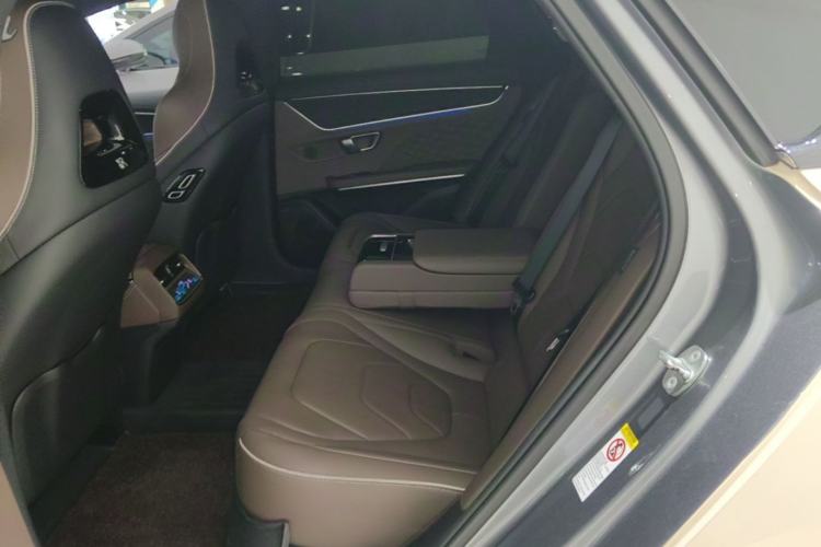 Used BYD Han 2022 EV Genesis Edition 715 km Front-Wheel-Drive Flagship Model Left Rear Seat