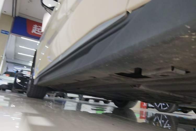 Used BYD Han 2022 EV Genesis Edition 715 km Front-Wheel-Drive Flagship Model Left Side Sill