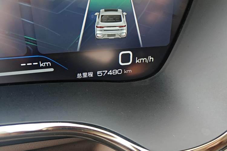 Used BYD Han 2022 DM-i 121KM Luxury Model Odometer Close Up