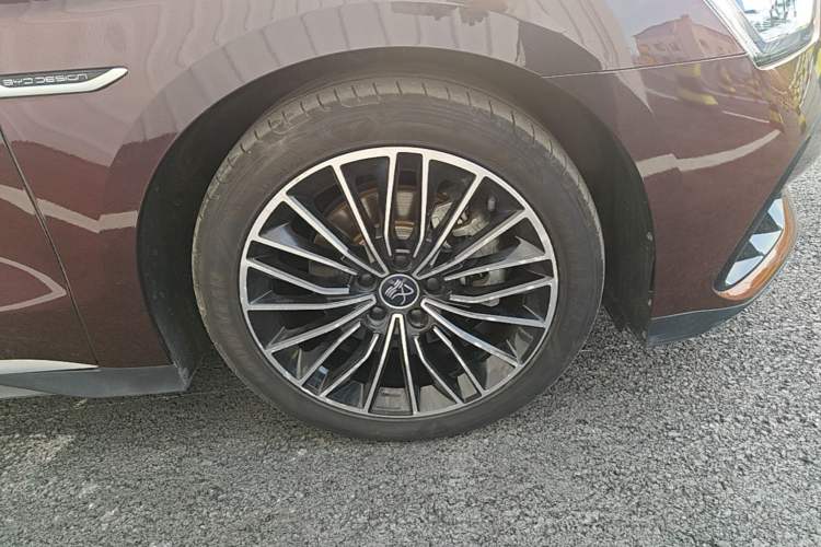 Used BYD Han 2022 DM-i 121KM Luxury Model Right Front Wheel Hub