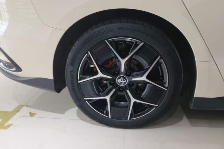 Used BYD Han 2022 EV Genesis Edition 715 km Front-Wheel-Drive Flagship Model Right Rear Wheel Hub