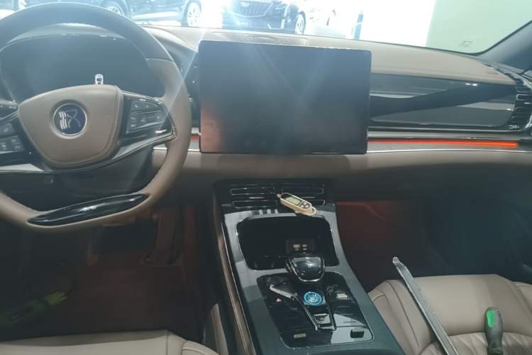 Used BYD Han 2023 DM-i Champion Edition 121KM Prestige Model Audio And AC Panel