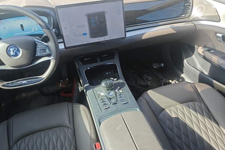 Used BYD Han 2023 DM-i Champion Edition 121KM Prestige Model Audio And AC Panel