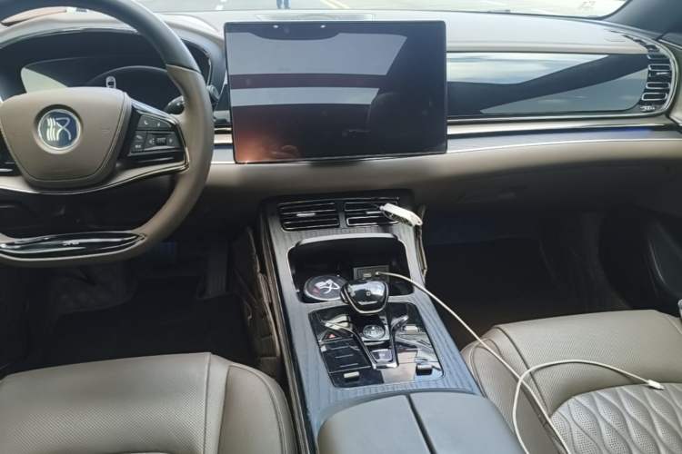 Used BYD Han 2023 DM-i Champion Edition 121KM Prestige Model Audio And AC Panel