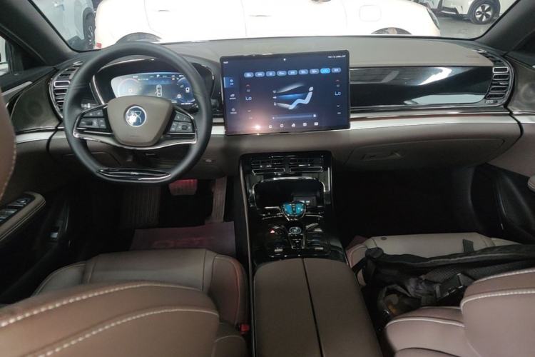 Used BYD Han 2023 DM-i Champion Edition 121KM Prestige Model Center Console