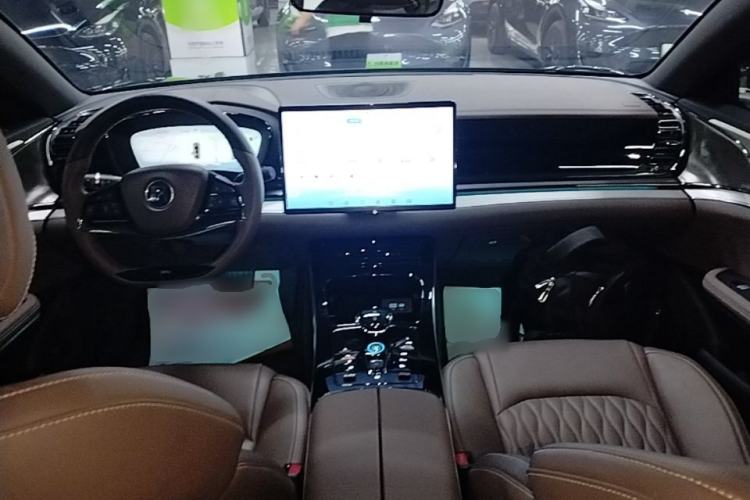 Used BYD Han 2023 EV Champion Edition 605KM Front-Drive Premium Model Center Console