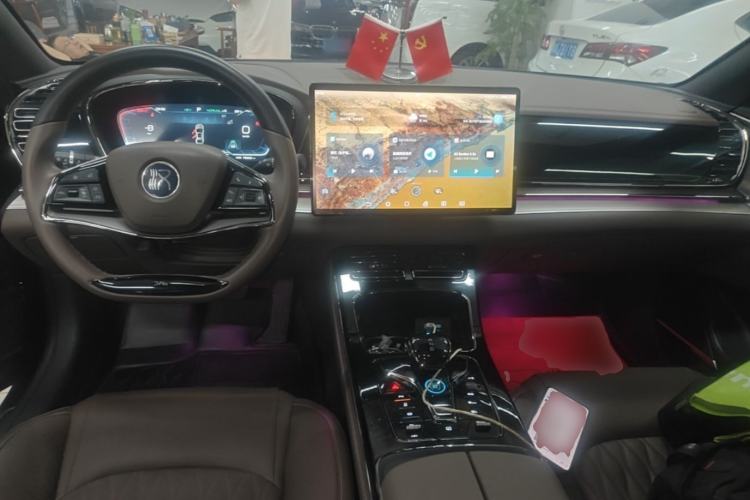 Used BYD Han 2023 DM-i Champion Edition 121KM Prestige Model Center Console