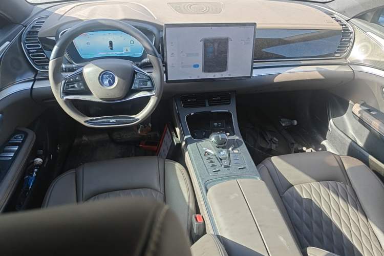 Used BYD Han 2023 DM-i Champion Edition 121KM Prestige Model Center Console