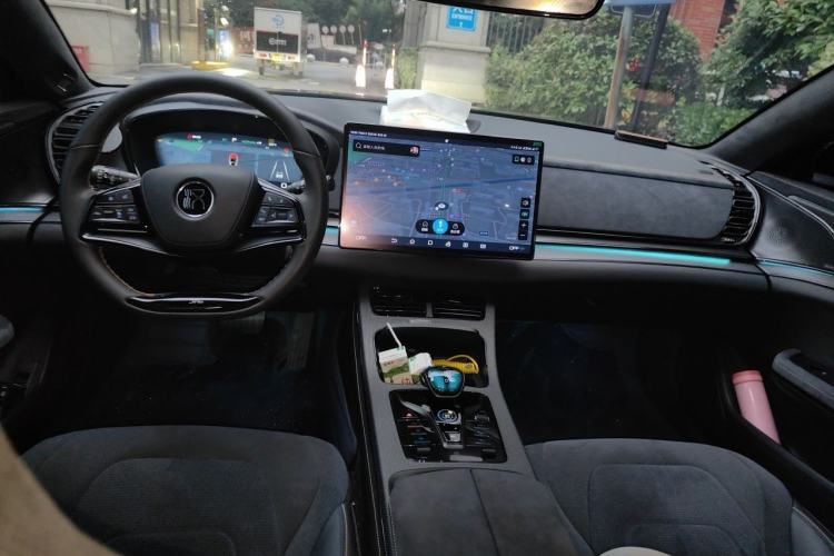 Used BYD Han 2023 DM-p War God Edition Center Console