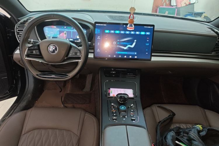 Used BYD Han 2023 DM-i Champion Edition 121KM Prestige Model Center Console