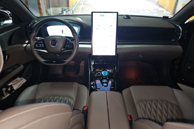 Used BYD Han 2023 DM-i Champion Edition 121KM Prestige Model Center Console