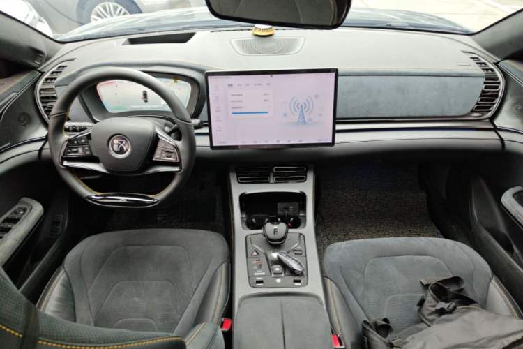 Used BYD Han 2023 DM-p War God Edition Center Console