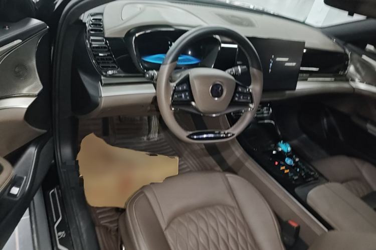 Used BYD Han 2023 EV Champion Edition 605KM Front-Drive Premium Model Center Console