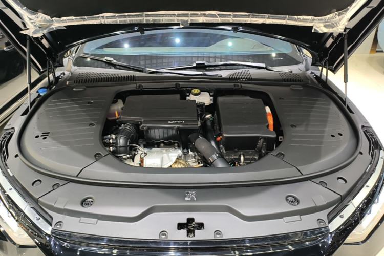Used BYD Han 2023 DM-i Champion Edition 121KM Prestige Model Engine Bay