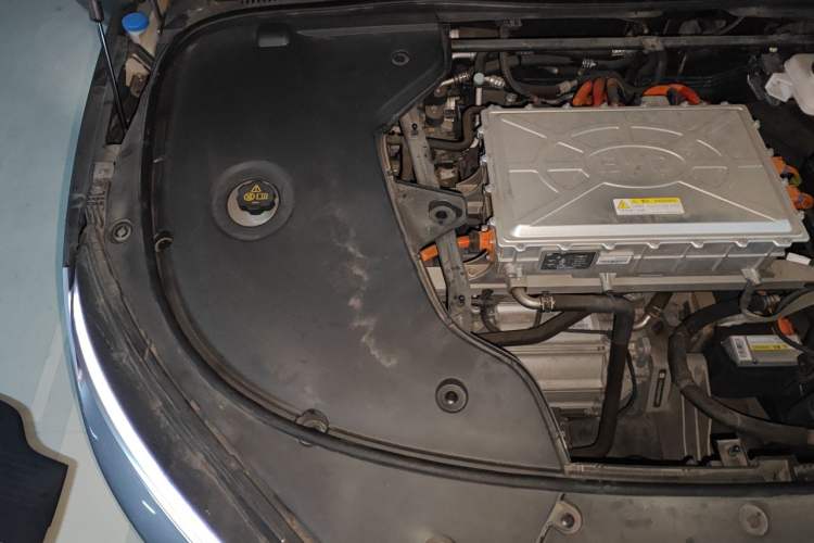 Used BYD Han 2023 EV Champion Edition 715KM Front-Drive Prestige Model Engine Bay Right