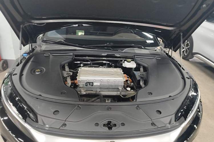 Used BYD Han 2023 EV Champion Edition 605KM Front-Drive Premium Model Engine Bay