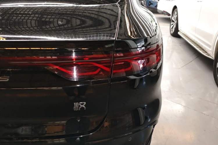 Used BYD Han 2023 EV Champion Edition 605KM Front-Drive Premium Model Exterior 3