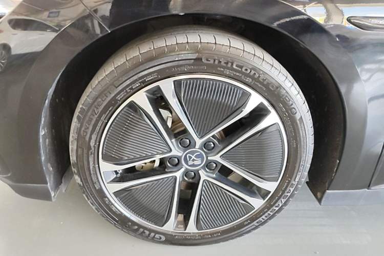 Used BYD Han 2023 EV Champion Edition 605KM Front-Drive Premium Model Exterior 4