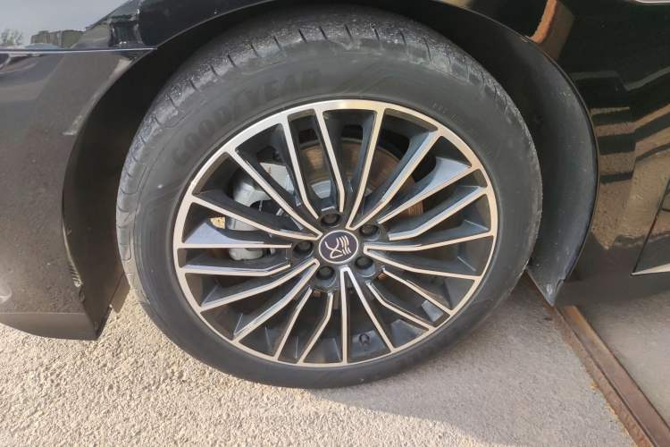 Used BYD Han 2023 DM-i Champion Edition 121KM Prestige Model Exterior 4