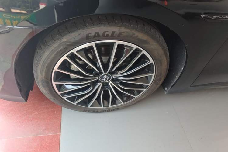 Used BYD Han 2023 DM-i Champion Edition 121KM Prestige Model Exterior 4