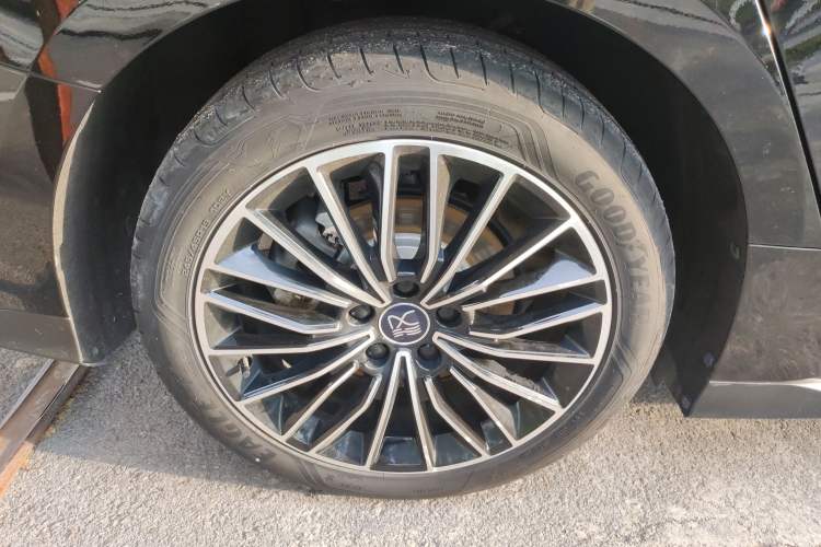 Used BYD Han 2023 DM-i Champion Edition 121KM Prestige Model Exterior 5