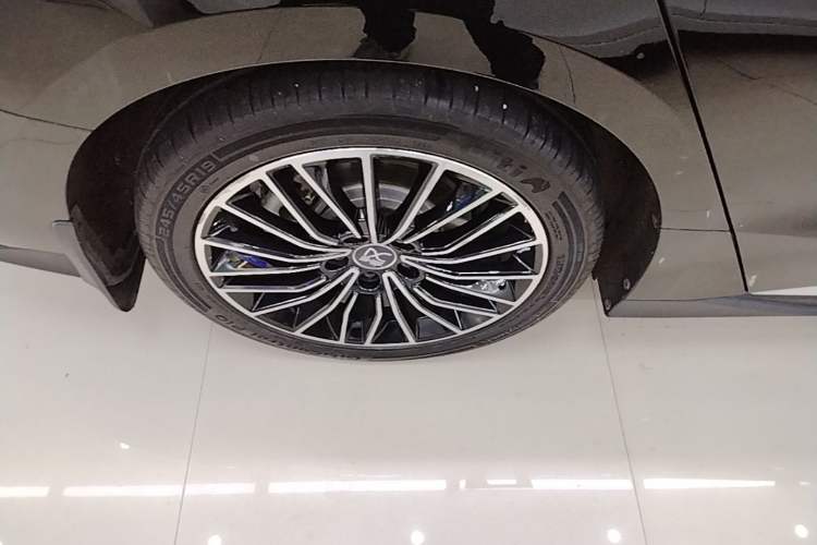 Used BYD Han 2023 EV Champion Edition 506KM Front-Wheel-Drive Premium Model Exterior 5